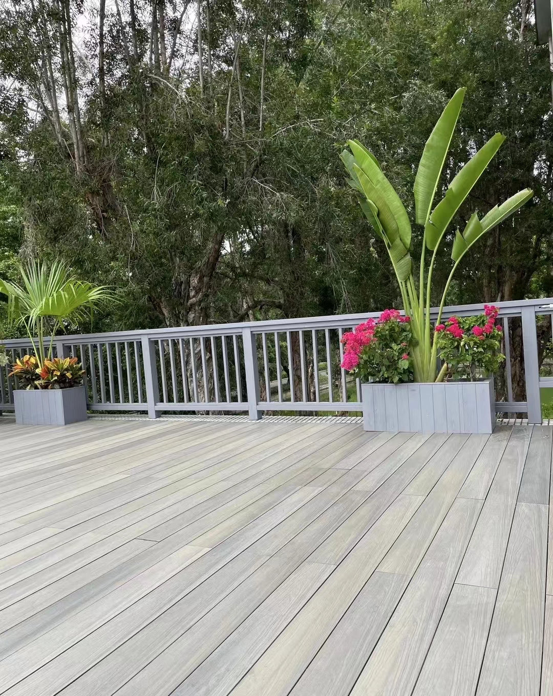 Light Gray Composite Decking Co-Extruded Technology